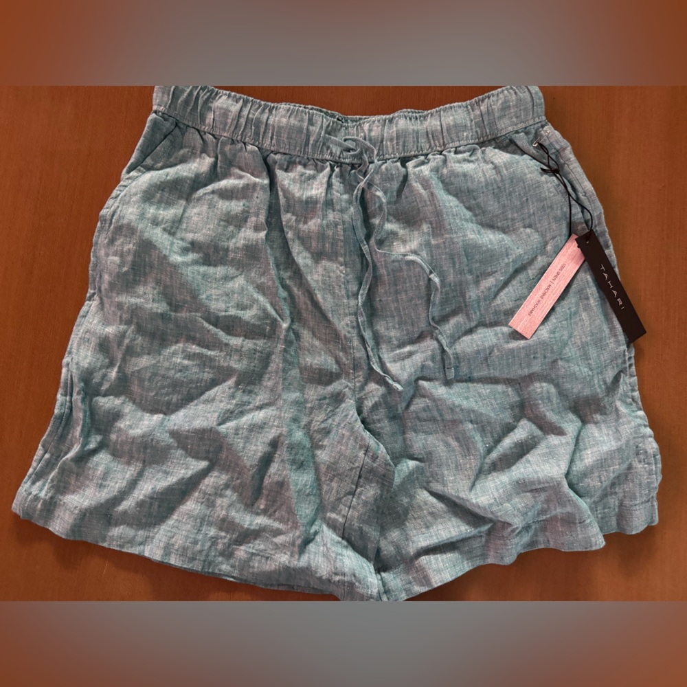 Women's Light Blue Shorts Tahari size small 10% linen nwt
